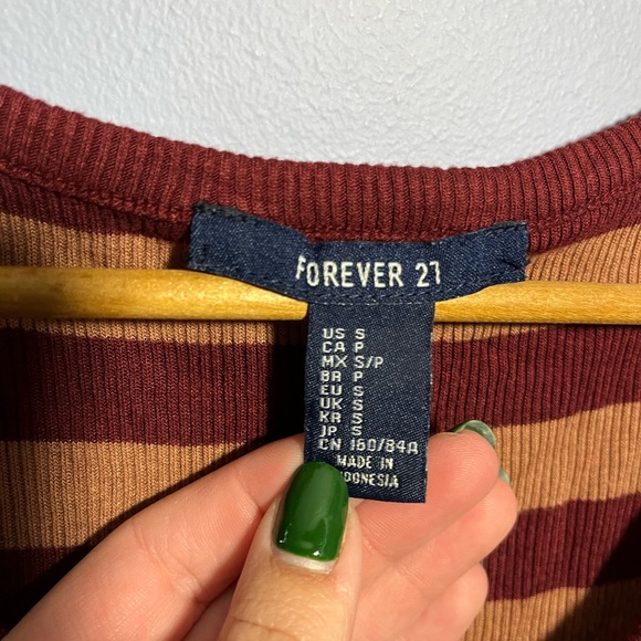 🦋Forever 21 striped top🦋 - Picture 4 of 4